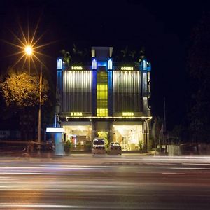 Royal Golden 9 Miles Hotel
